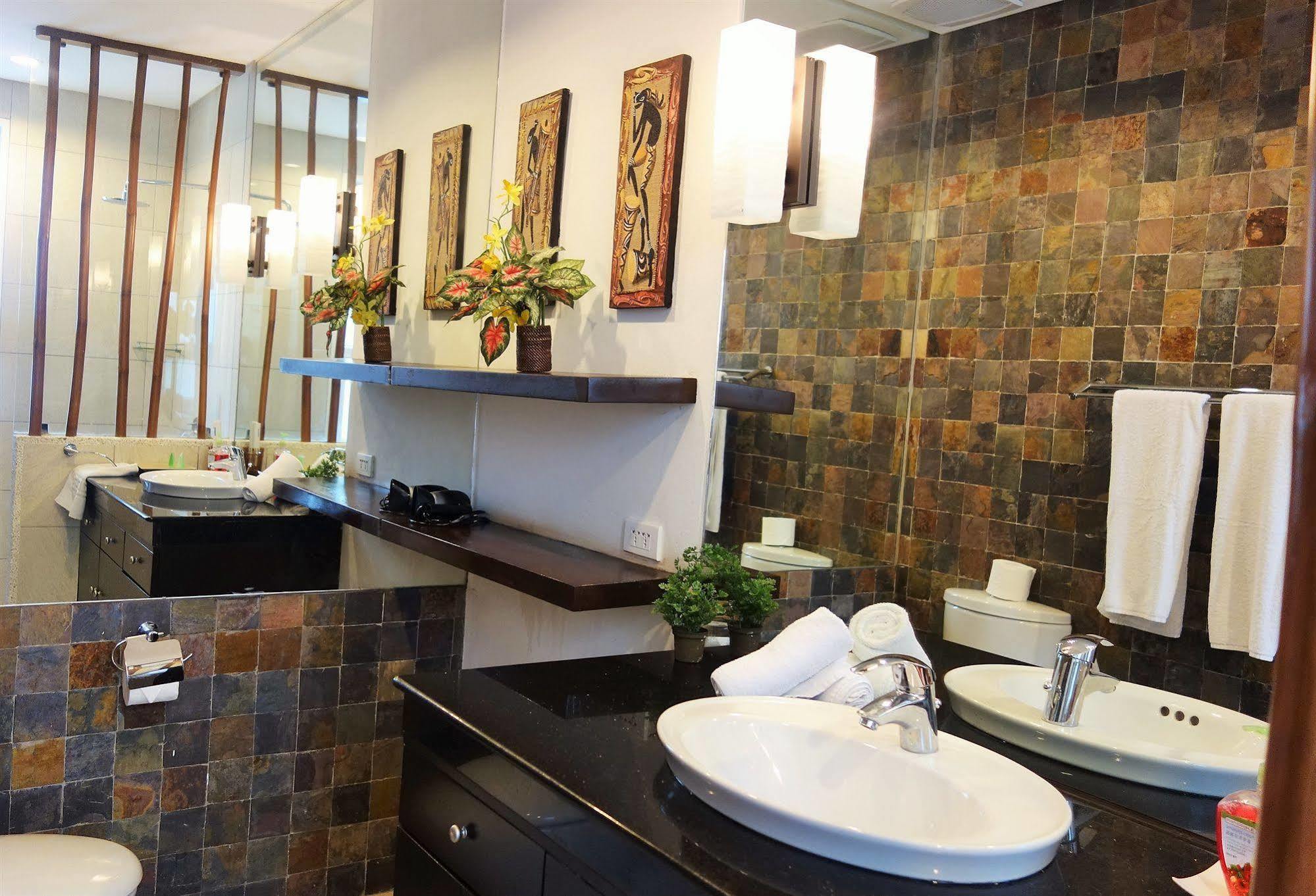 Boracay Apartments At 7 Stones Balabag  Exteriör bild